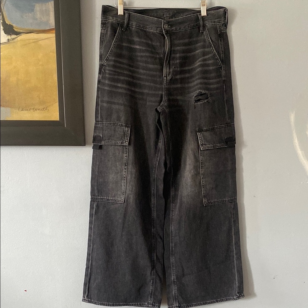Black Wide-Leg Cargo Jeans